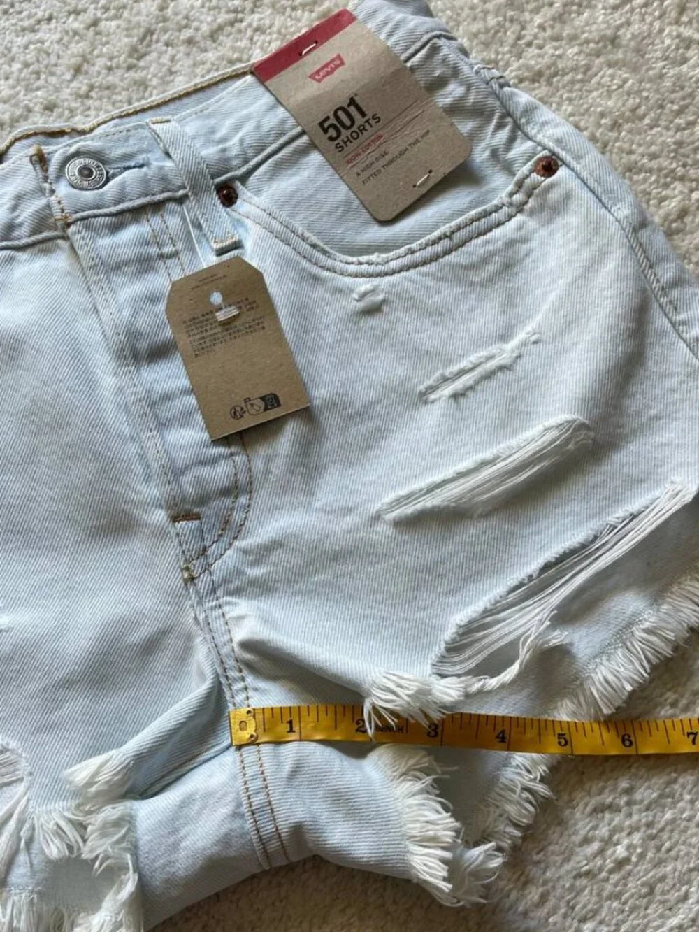 NWT Levi's 501 High Rise Distressed Women’s Denim Shorts Size 26 - Picture 9 of 11